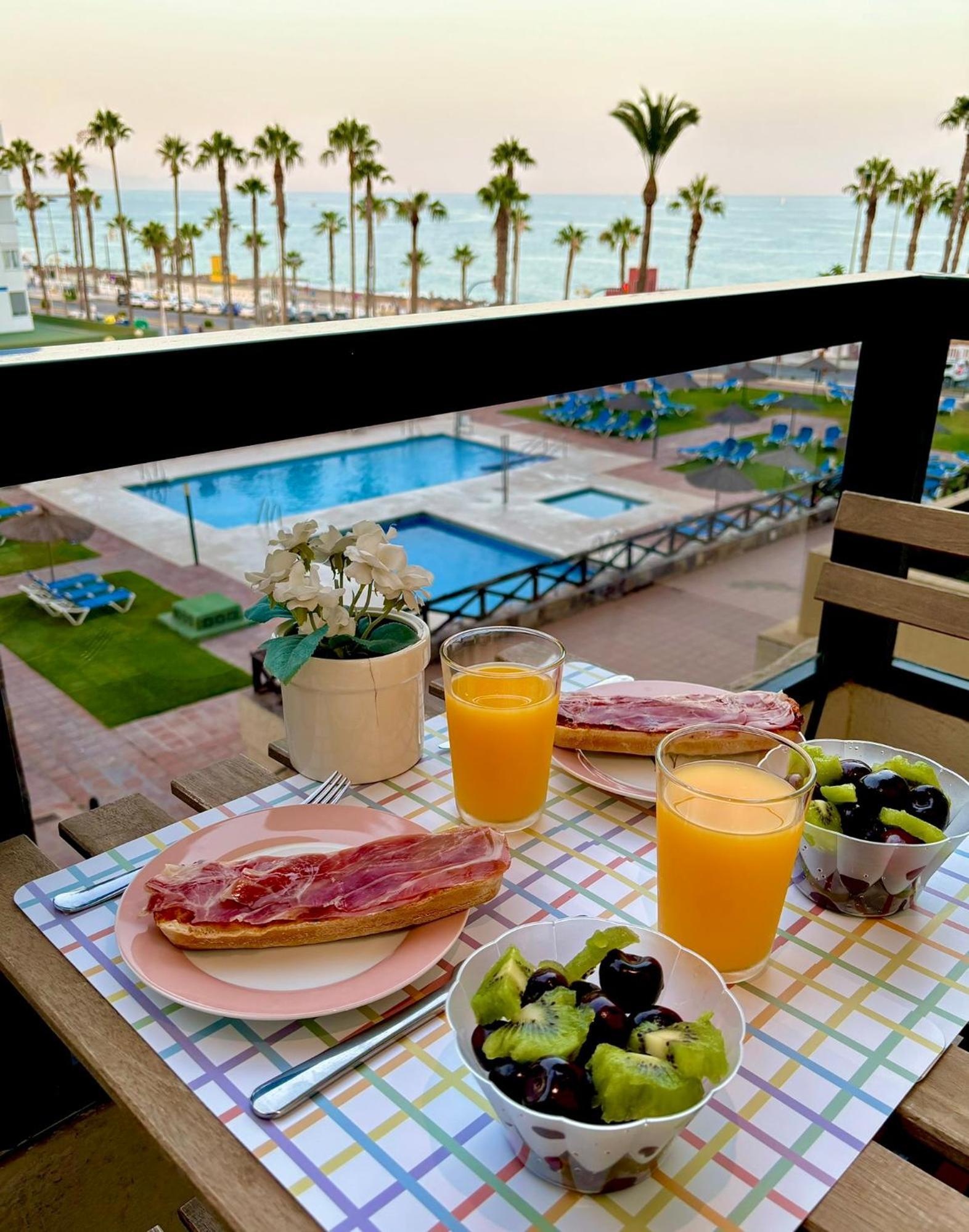 Aloha Playa Vistas Al Mar Apartment Benalmadena Bagian luar foto