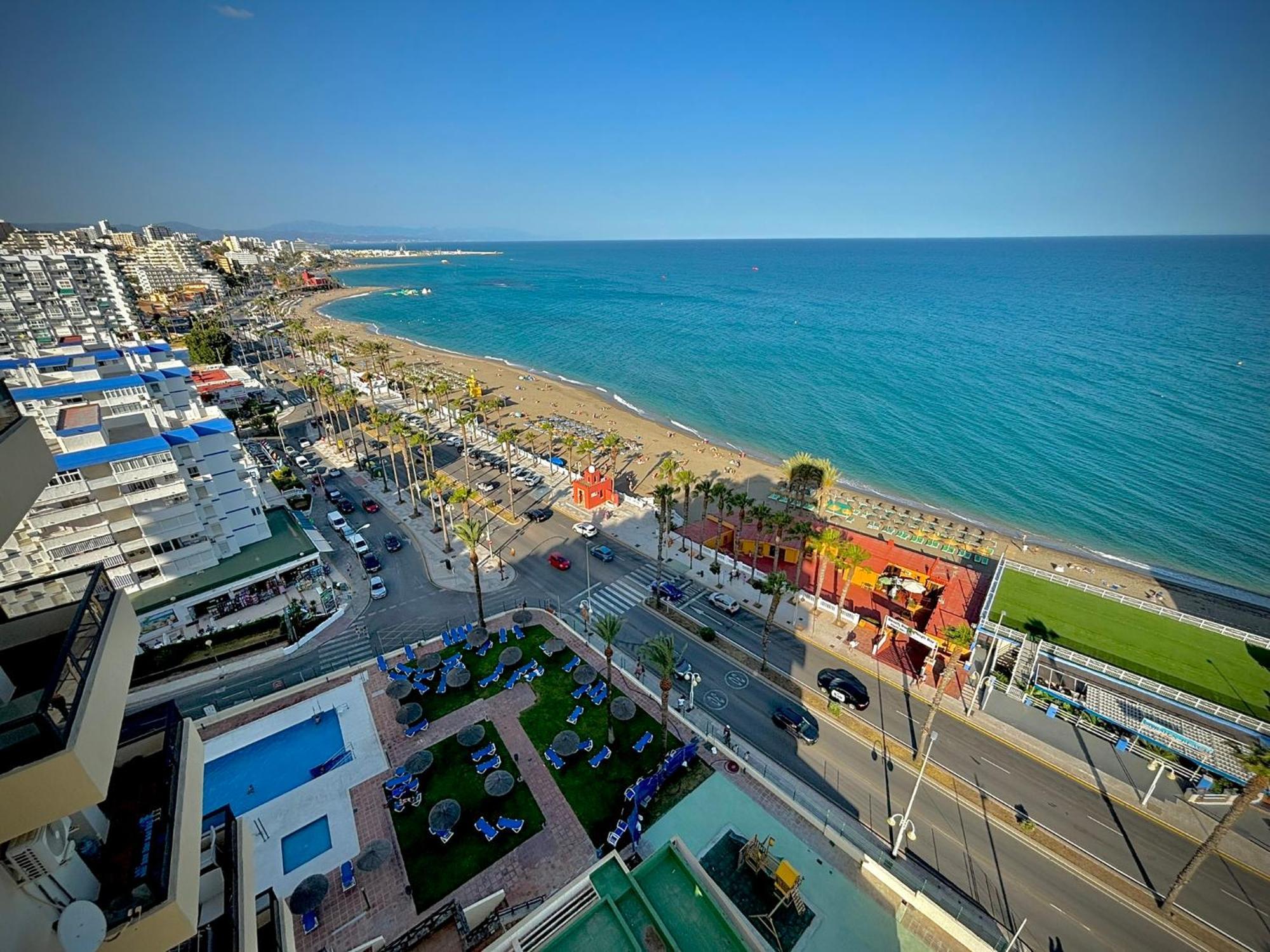 Aloha Playa Vistas Al Mar Apartment Benalmadena Bagian luar foto