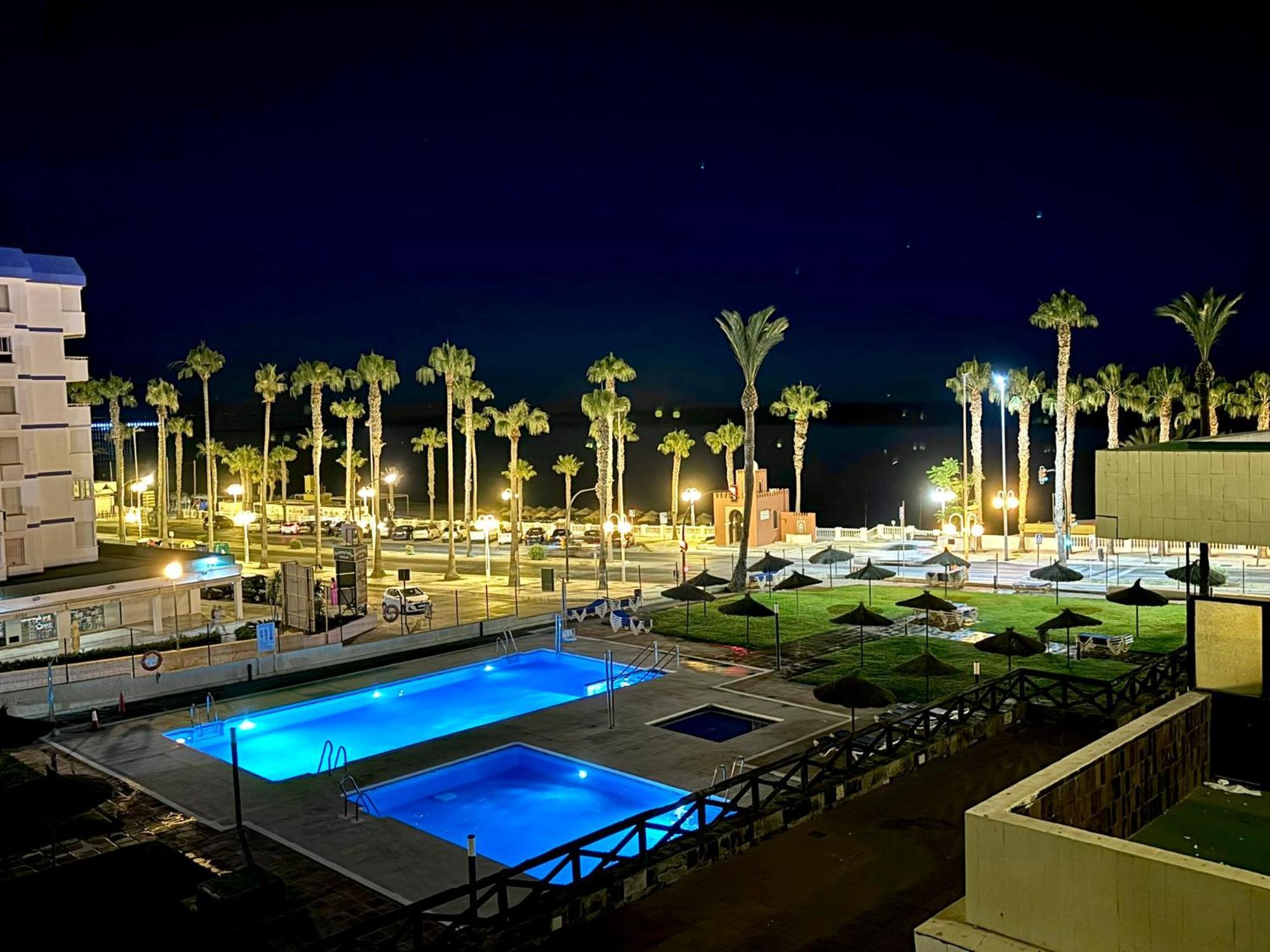Aloha Playa Vistas Al Mar Apartment Benalmadena Bagian luar foto