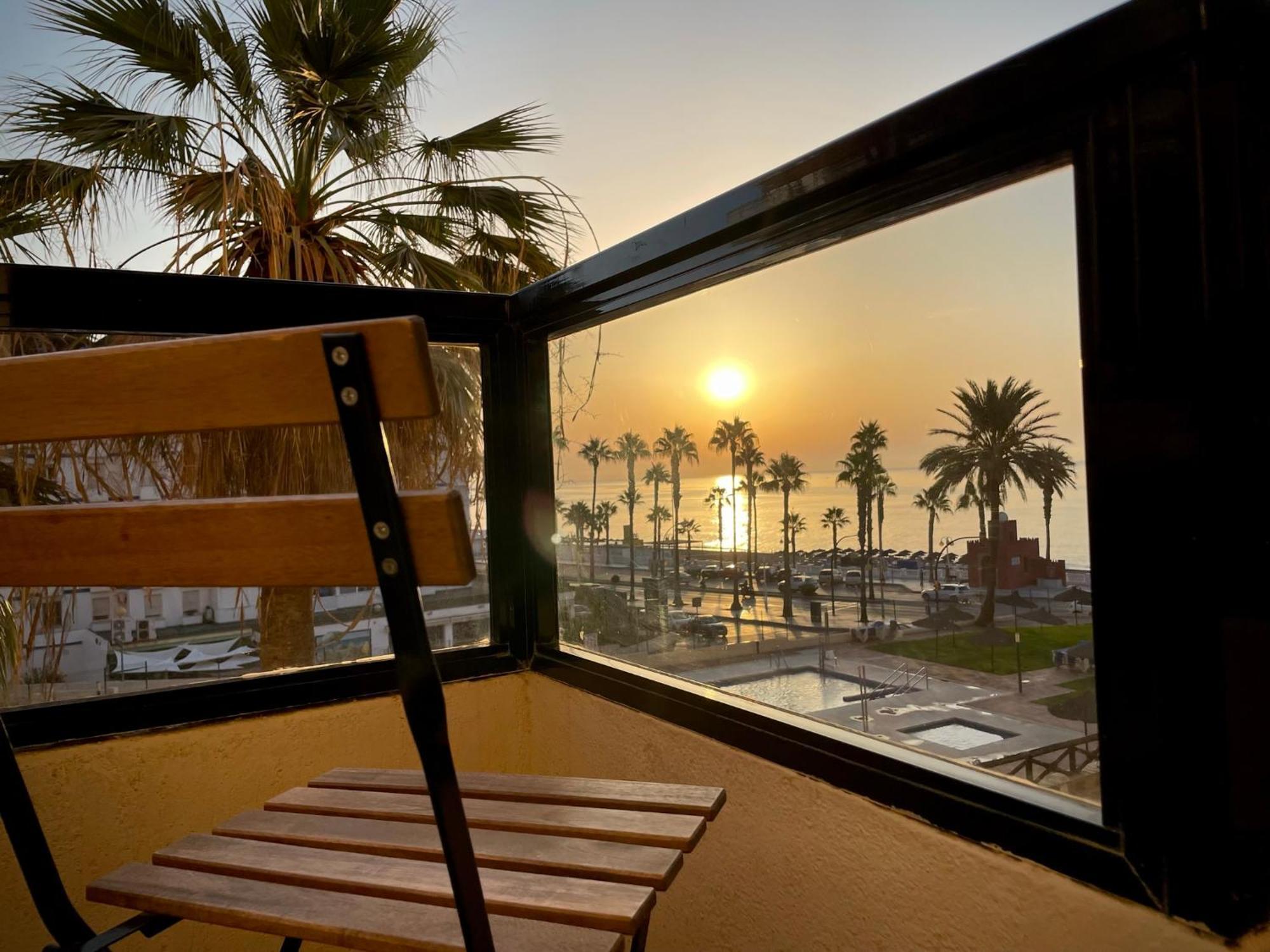 Aloha Playa Vistas Al Mar Apartment Benalmadena Bagian luar foto