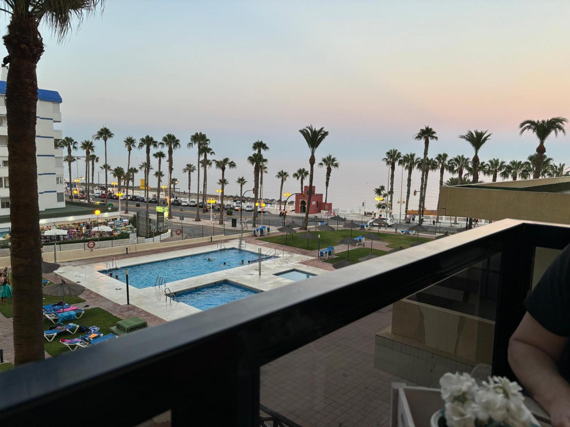 Aloha Playa Vistas Al Mar Apartment Benalmadena Bagian luar foto